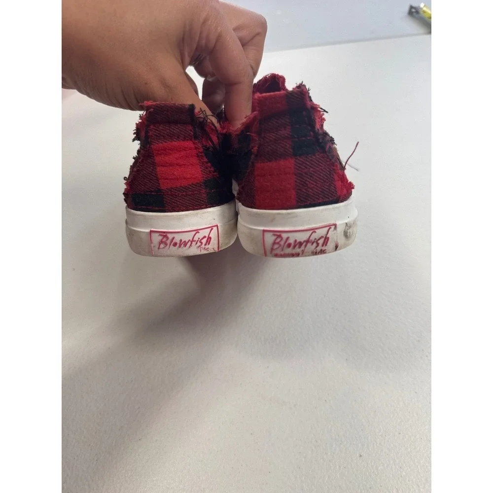 Blowfish Malibu Kids Red Black Plaid Slip On Sneakers Size 12